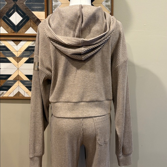ALO Yoga Muse Hoodie + Sweatpant Joggers Set in Gravel size XS / XXS - Picture 7 of 10